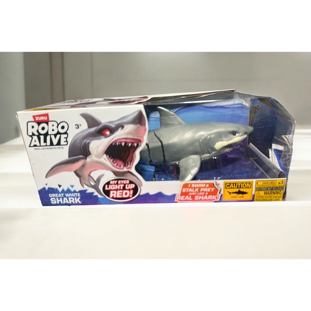 Zuru Robo Alive Great White Shark Eyes Light Up Swims Real Life Robo Pet NEW